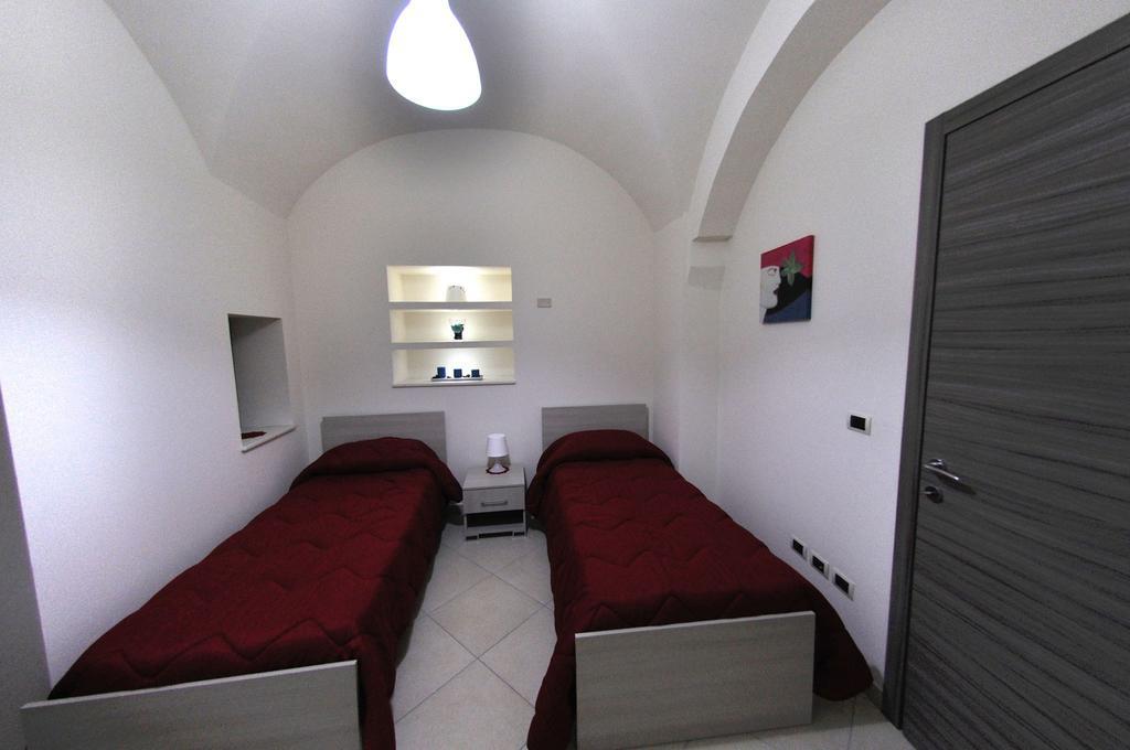 Apartments Casa Vacanze Dante Κατάνια Δωμάτιο φωτογραφία
