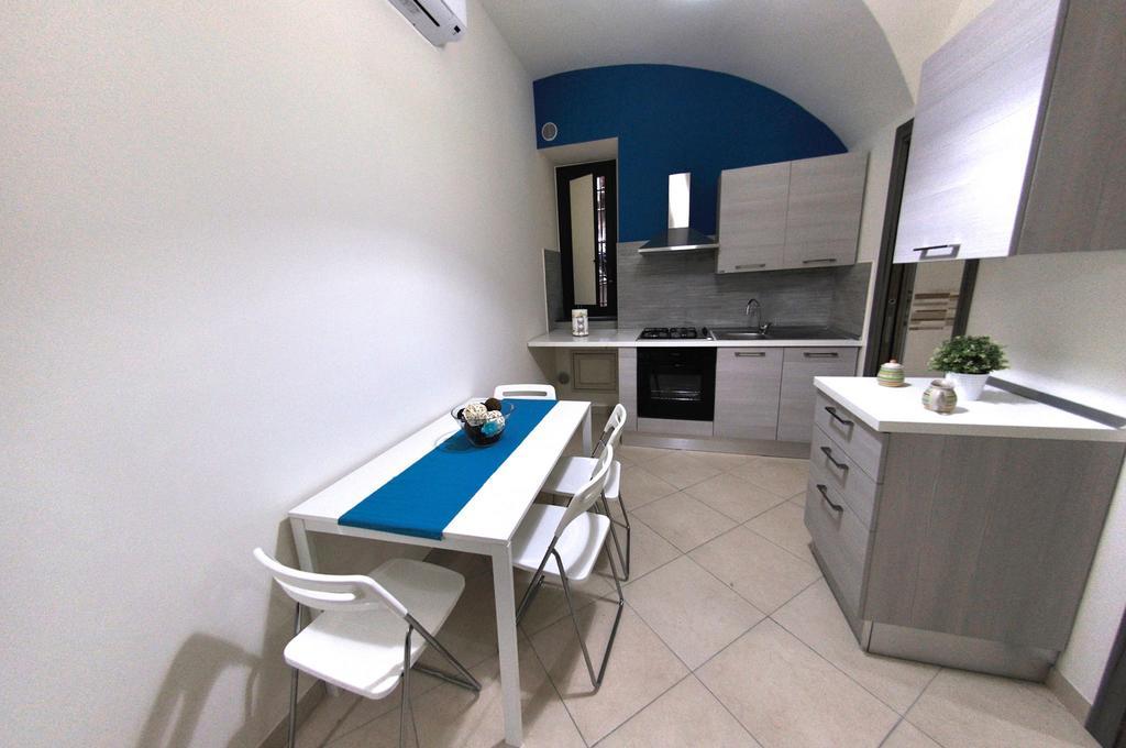 Apartments Casa Vacanze Dante Κατάνια Δωμάτιο φωτογραφία